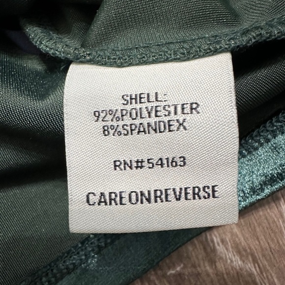 🛍️NWT Tommy Hilfiger gorgeous velvet wrap style top size large - Picture 8 of 11